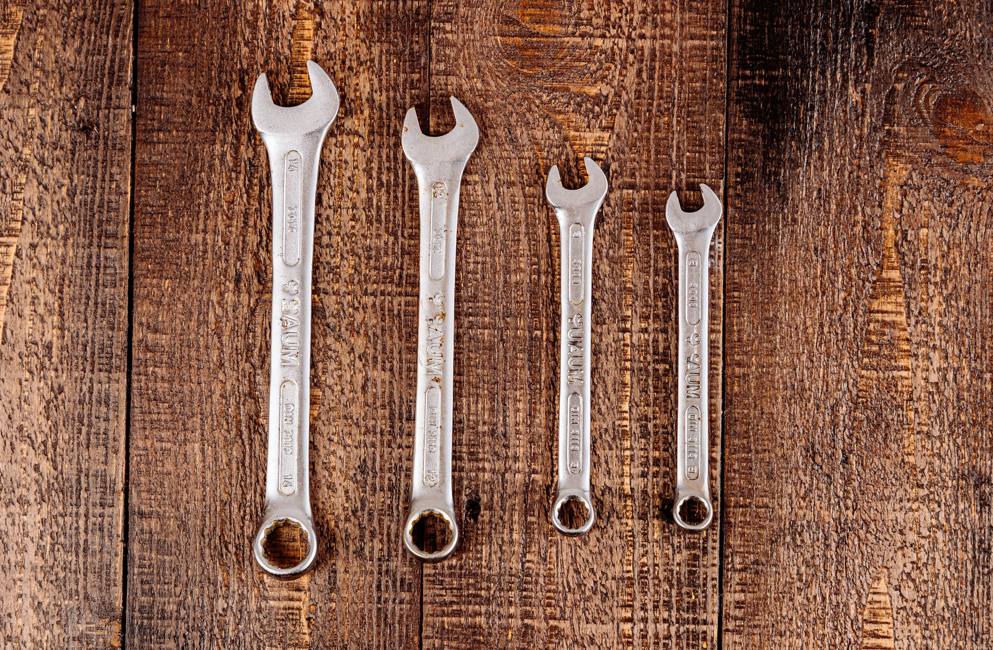 four-wrenches-in-line four-wrenches-in-line